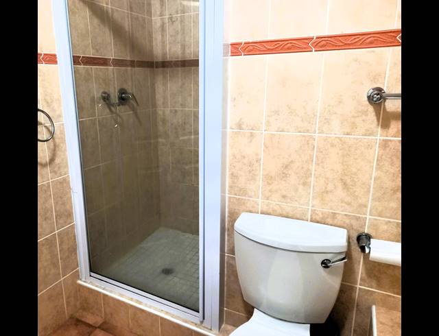 3 bed property to rent in ILLOVO BEACH